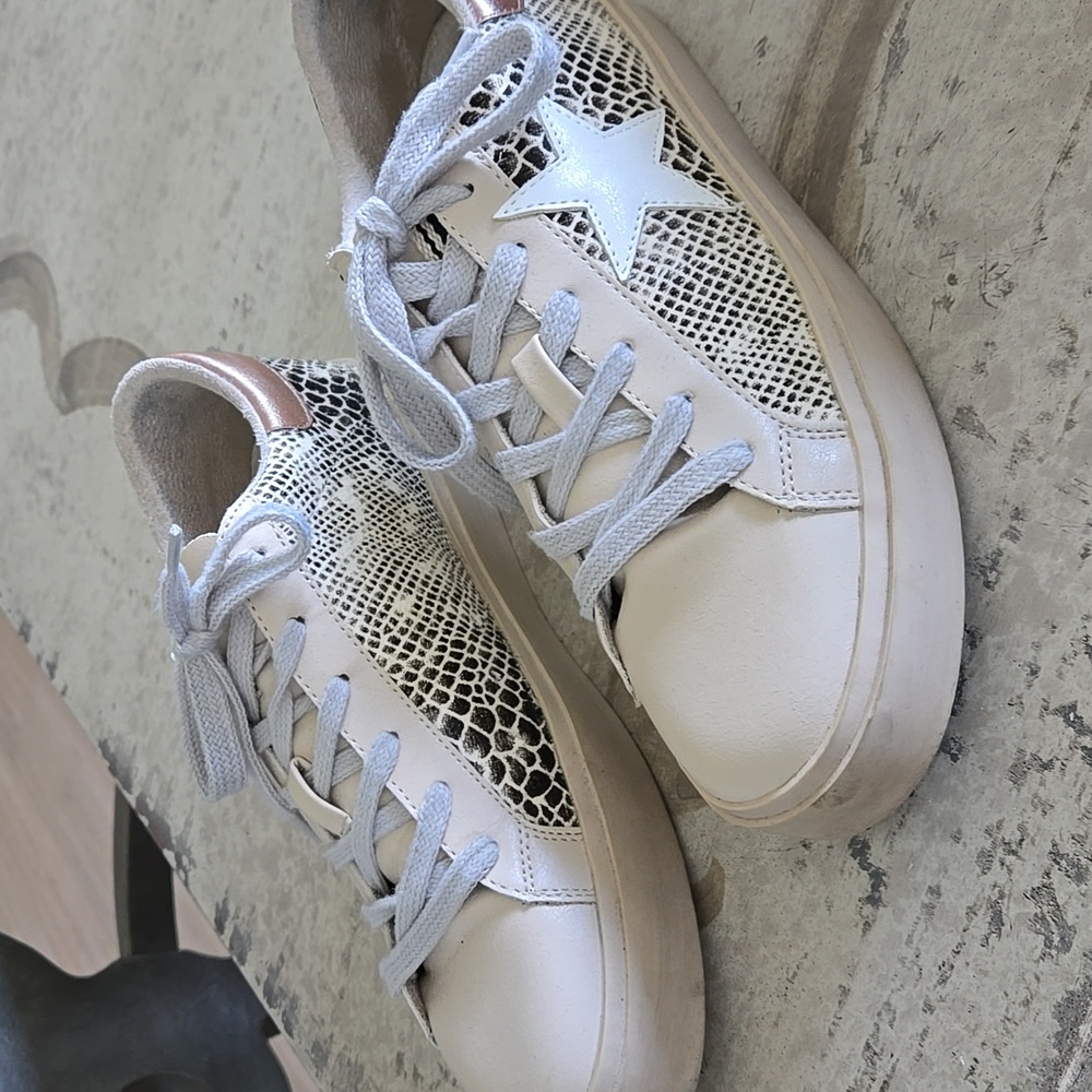 ShuShop Women's Snake Print Sneakers, Size 10 - Picture 4 of 11